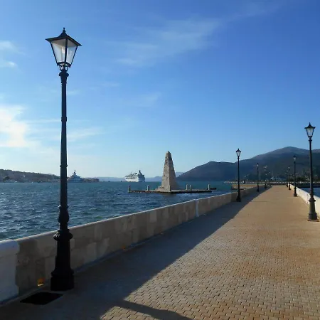 Polytropon Ground Floor Kásztro