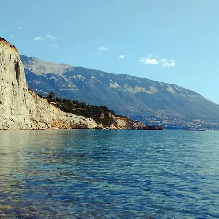 Polytropon Ground Floor * Kásztro