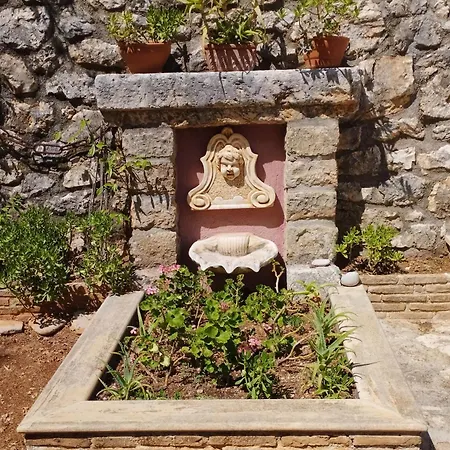 Polytropon Ground Floor 公寓 *