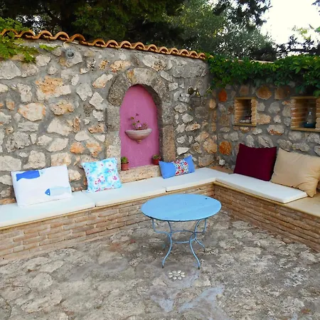 Polytropon Ground Floor Apartman Kásztro