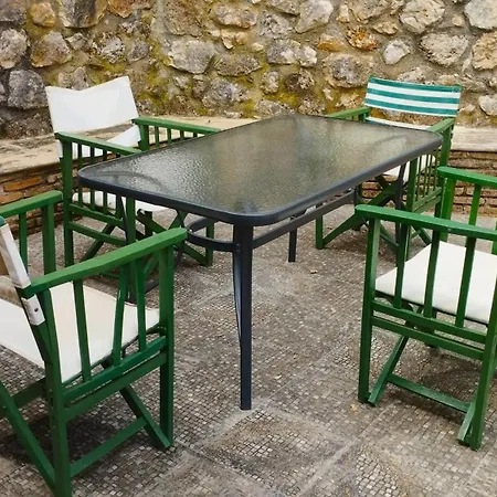 Polytropon Ground Floor Apartman *