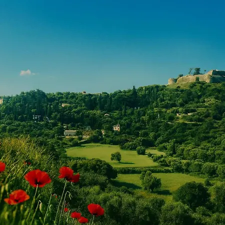 Polytropon Ground Floor Apartman