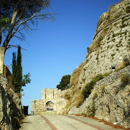 Apartman Polytropon Ground Floor *