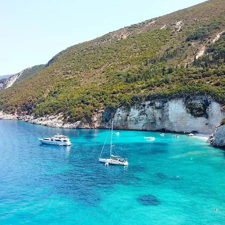 Polytropon Ground Floor * Kásztro