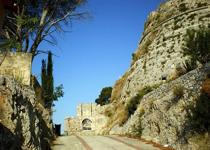 Apartamento Polytropon Ground Floor *