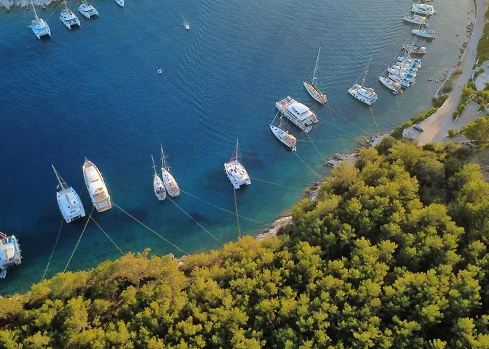 Polytropon Ground Floor Apartamento Kástron