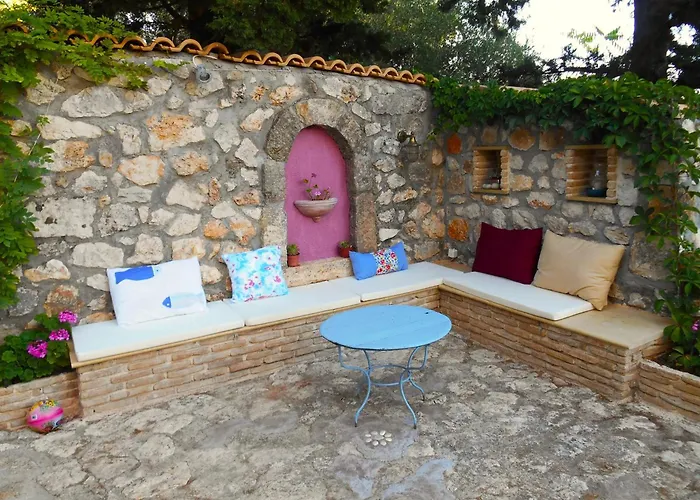 Polytropon Ground Floor Appartement Kástron