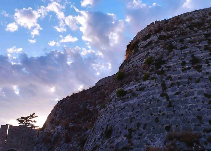 Polytropon Ground Floor * Kástron